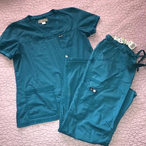 Koi Scrub Set In Caribbean 